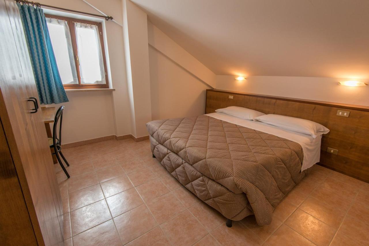 Albergo Della Corte Пескасероли Екстериор снимка